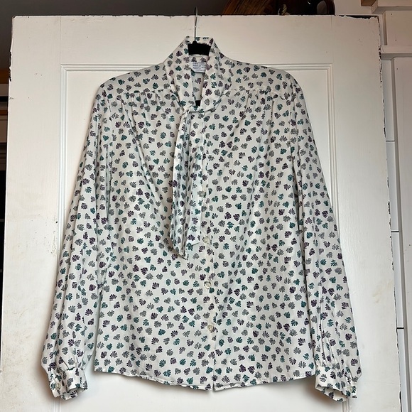 Cape cod match mates vintage blouse with a pussybow tie and button down - Picture 1 of 14